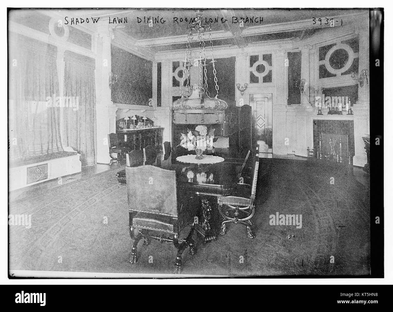 Der Shadow Lawn Dining Room in Long Branch, New Jersey, ist ein historischer Veranstaltungsort, der für seinen einzigartigen architektonischen Stil und seine kulturelle Bedeutung bekannt ist. Sie spielte eine Schlüsselrolle bei gesellschaftlichen Zusammenkünften des frühen 20. Jahrhunderts. Stockfoto