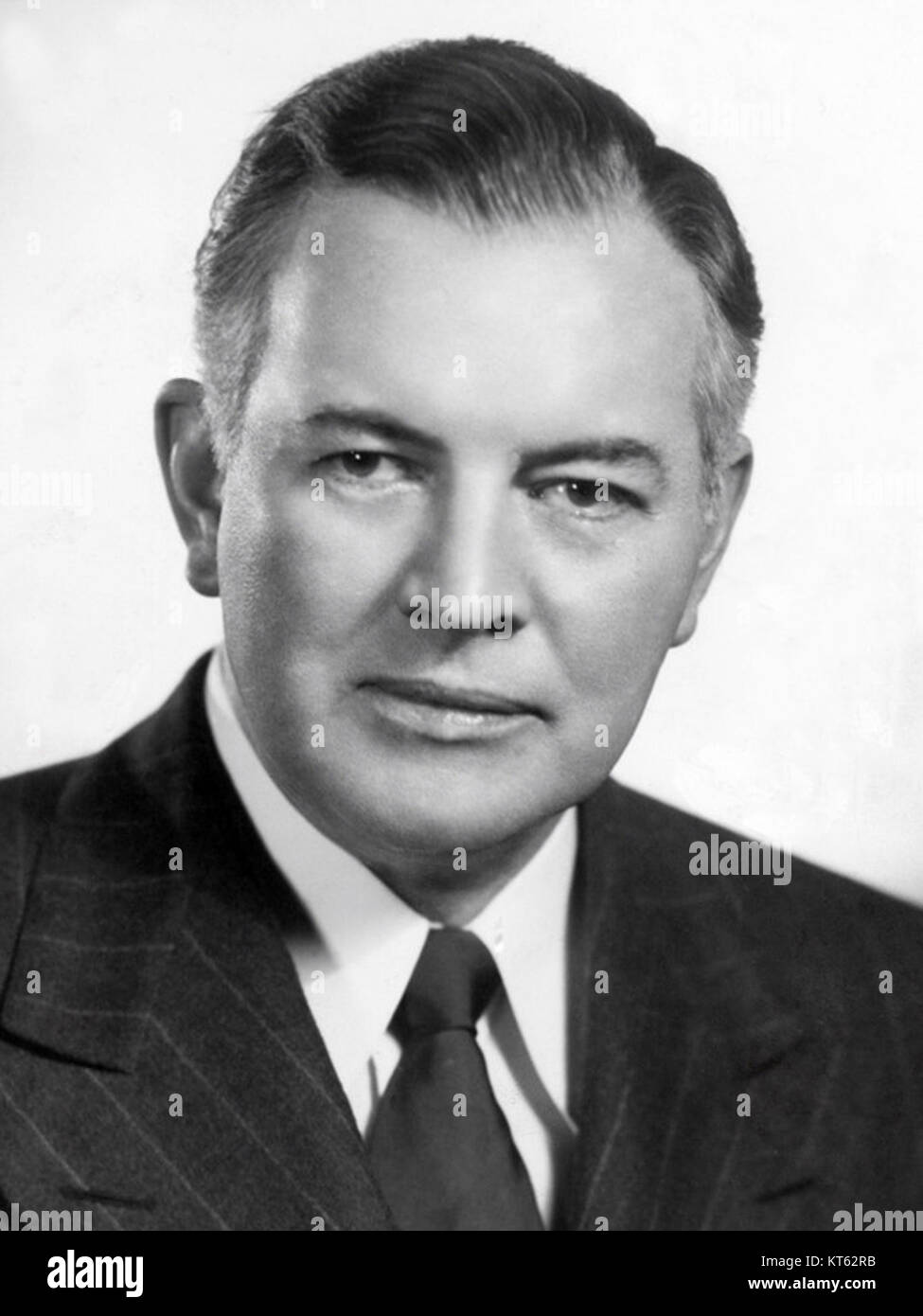 Sidney Blackmer war ein US-amerikanischer Schauspieler, der für seine Rollen in Film und Fernsehen bekannt war. Er wurde für seine Auftritte in verschiedenen Genres bekannt, insbesondere in der frühen bis Mitte des 20. Jahrhunderts. Blackmerâ Arbeit trug wesentlich zum Goldenen Zeitalter Hollywoods bei. Stockfoto