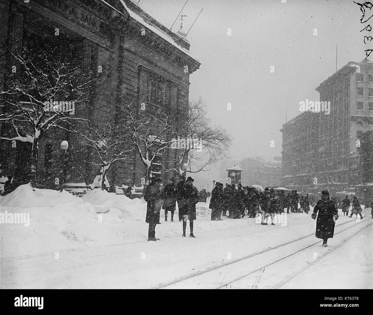 Ein Foto, das eine schneebedeckte Szene in Washington, D.C. zeigt, wie die Winteratmosphäre der Stadt mit schneebedeckten Denkmälern und Landschaften aussieht. Stockfoto Ein Foto, das eine schneebedeckte Szene in Washington, D.C. zeigt, wie die Winteratmosphäre der Stadt mit schneebedeckten Denkmälern und Landschaften aussieht. Stockfoto