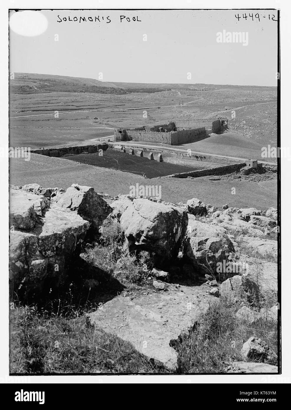 Solomon's Pool ist ein altes Reservoir im Westjordanland, das vermutlich während der Regierungszeit von König Salomon erbaut wurde. Der Pool hat einen bedeutenden historischen und archäologischen Wert und dient als Zeugnis der antiken Ingenieurskunst und Wasserwirtschaft. Stockfoto