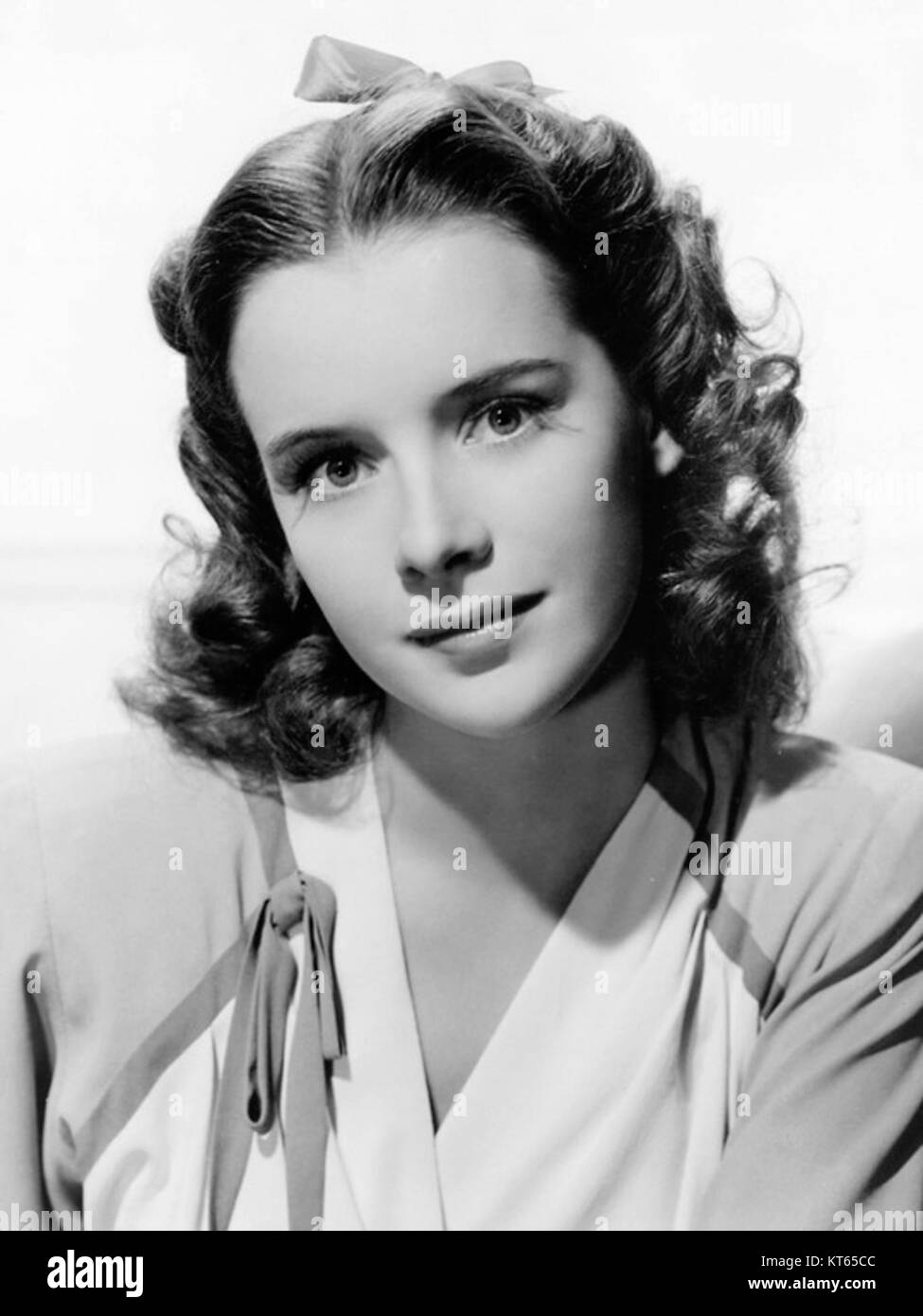 Susan Peters war eine US-amerikanische Schauspielerin, die in den 1940er Jahren für ihre Arbeit bekannt war Dieses Bild ist Teil einer Studio-Werbekampagne während ihrer Hollywood-Karriere, die ihre Arbeit in Filmen der Ära fördert. Stockfoto