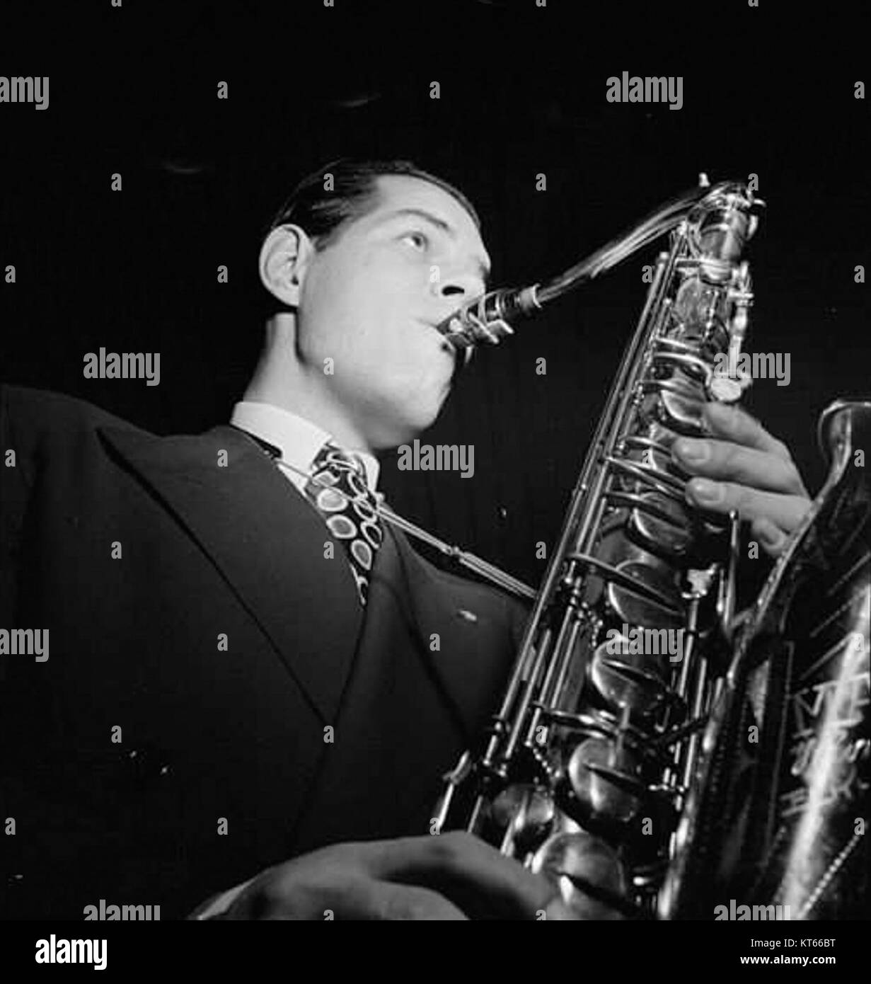 Tex Beneke, ein US-amerikanischer Musiker und Bandleader, aufgenommen auf einem Foto von William P. Gottlieb im Januar 1947, hebt seine Rolle in der Swing-Musik-Ära hervor. Stockfoto