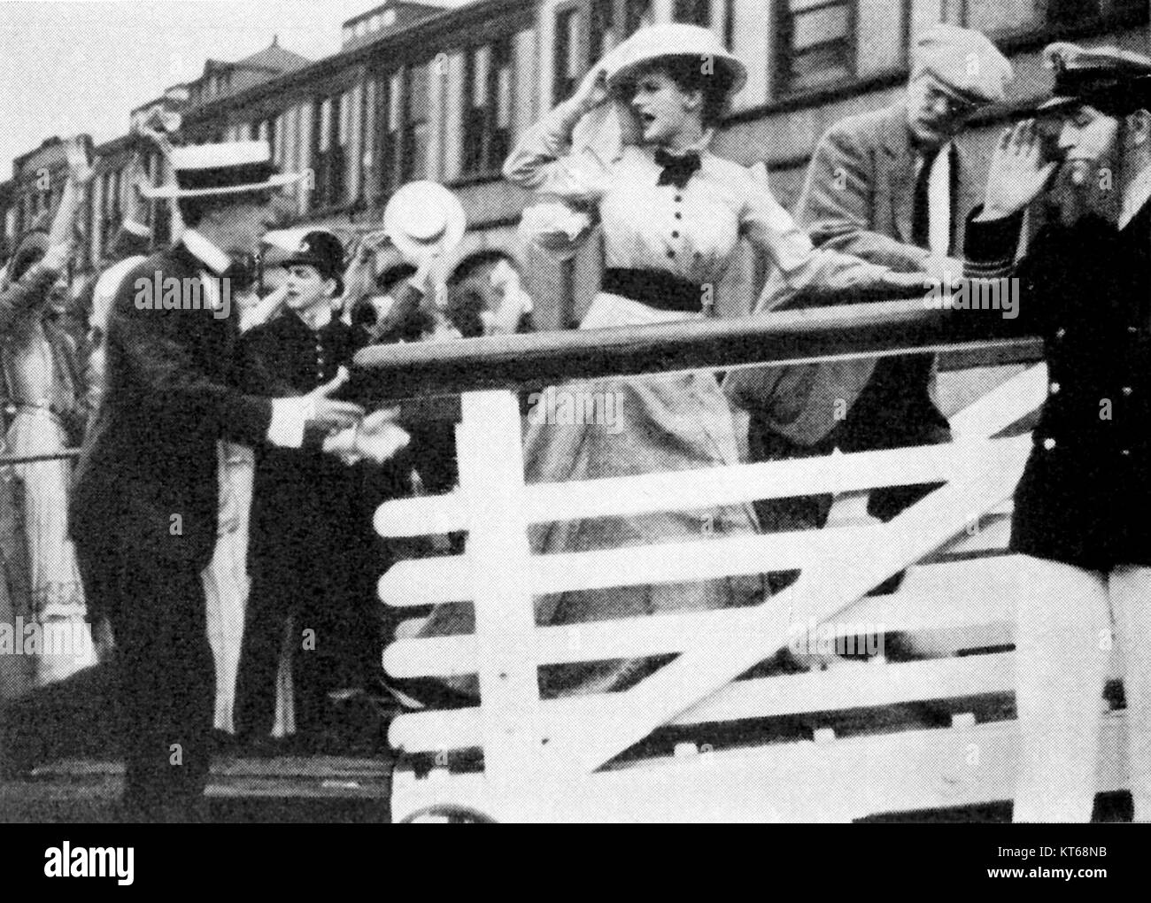 Too Much Johnson ist ein Stummfilm von Orson Welles aus dem Jahr 1938. Die Pension des Films bietet einen Einblick in die frühen Kinoarbeiten von Welles und zeigt sein Talent für innovatives Storytelling. Stockfoto