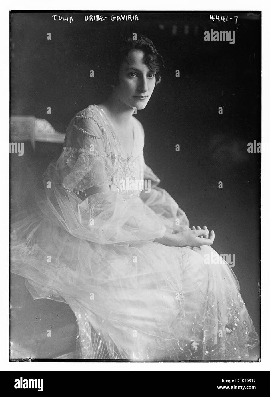 Tulia Uribe-Gaviria war eine Person in einem bemerkenswerten Porträt, wahrscheinlich verbunden mit einem kulturellen oder historischen Kontext, der für ihren persönlichen oder beruflichen Hintergrund von Bedeutung ist. Stockfoto