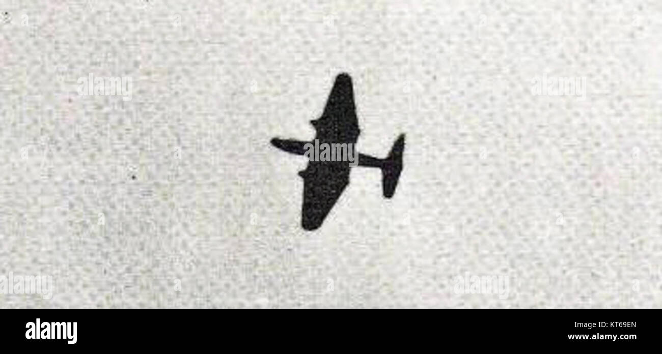 Dieses Bild zeigt einen Bomber der Vereinten Nationen, der über Elisabethville in der Demokratischen Republik Kongo fliegt. Das Ereignis bezieht sich auf die Zeit der Einsätze der Vereinten Nationen während der Kongo-Krise. Stockfoto