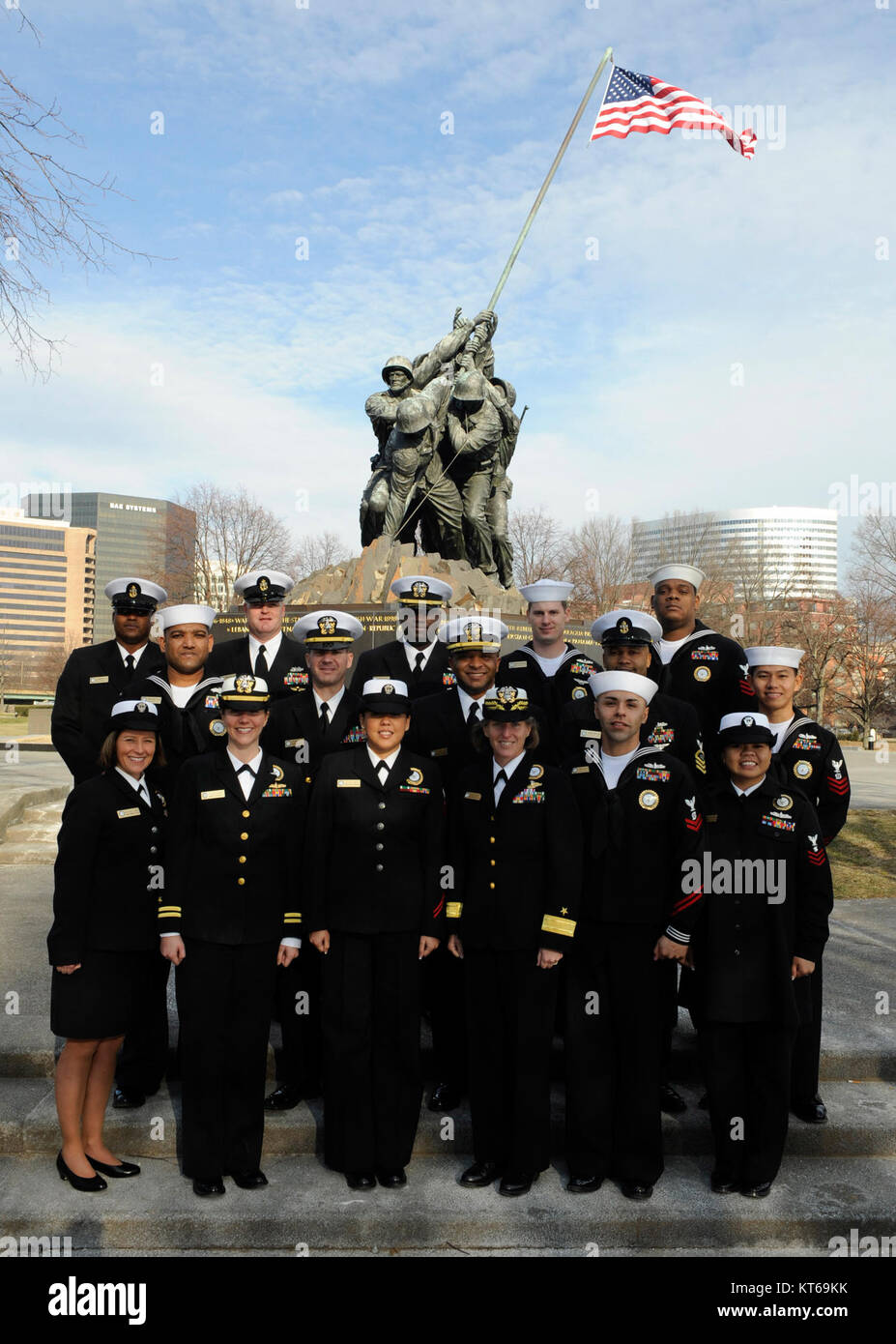 Dieses Bild zeigt Konteradmiral Robin L. Graf, stellvertretender Kommandeur des Navy Recruiting Command. Das Foto zeigt seine Position und Rolle in der US Navy und betont seine Führung und seinen Militärdienst. Stockfoto