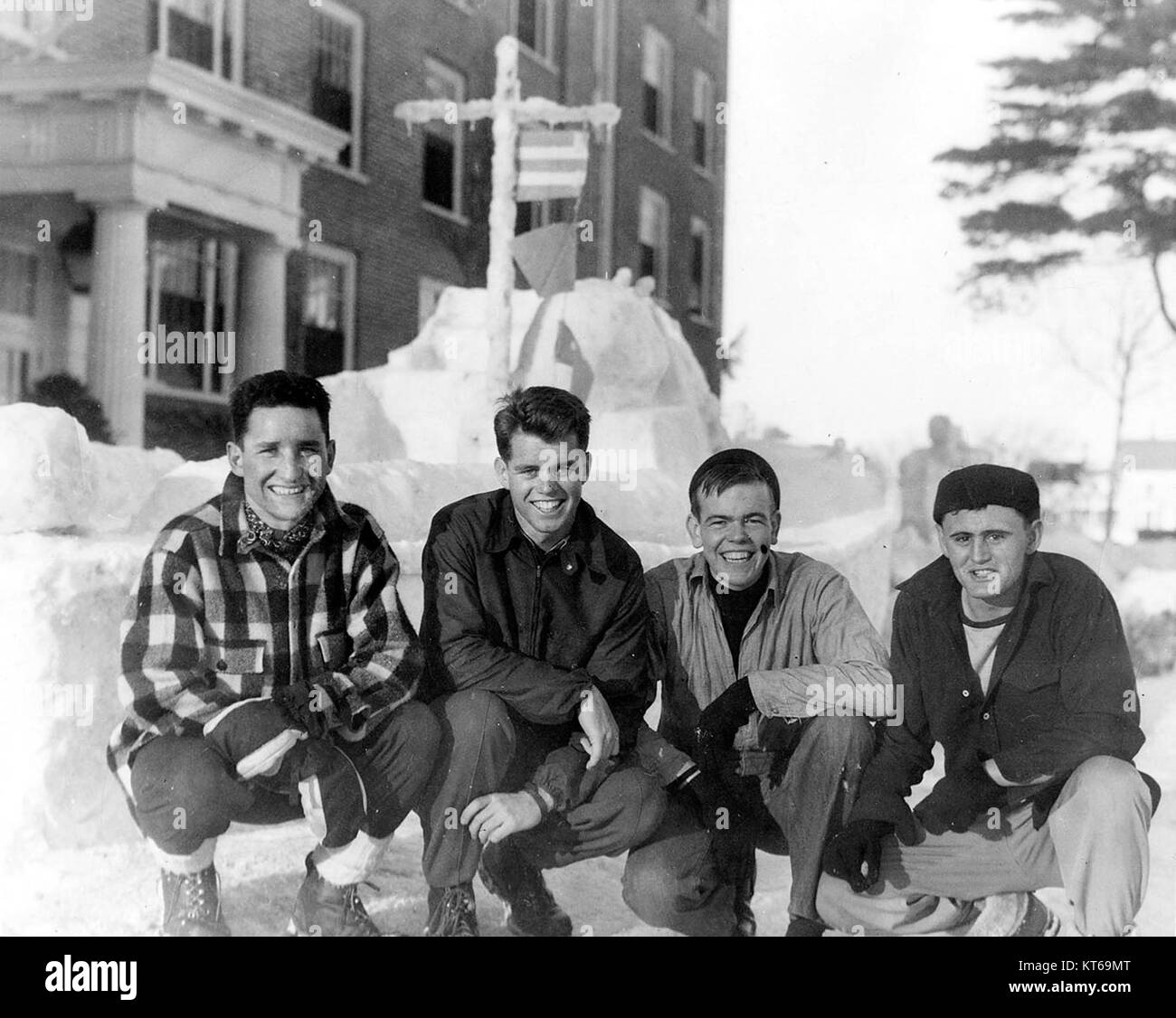 V12-Kennedy-910-D-0051 bezieht sich auf ein Modell oder eine Flugzeugbezeichnung, wahrscheinlich aus der Mitte des 20. Jahrhunderts, die mit technologischen Fortschritten in der Luftfahrt während der Nachkriegszeit verbunden ist. Stockfoto