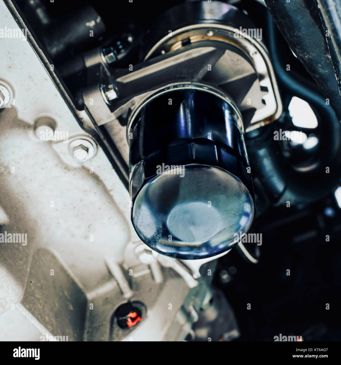 Auto ölfilter -Fotos und -Bildmaterial in hoher Auflösung – Alamy