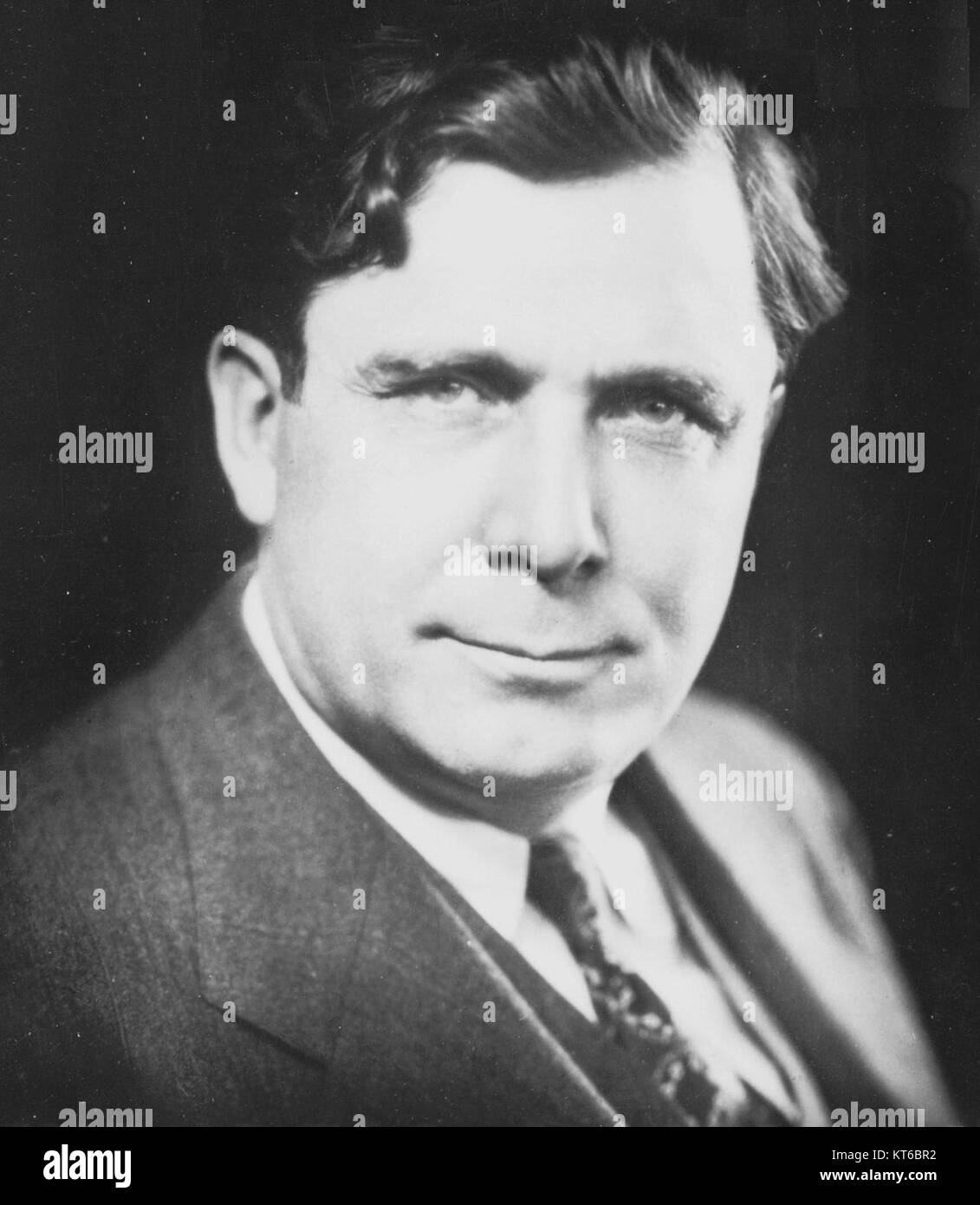 Dieses Wahlkampfplakat für Wendell Willkie, einen republikanischen Präsidentschaftskandidaten, zeigt 1940 seine politische Botschaft und Rolle bei den US-Präsidentschaftswahlen 1940. Die abgeschnittene Version des Plakats unterstreicht sein Image als Herausforderer des Amtsinhabers Franklin D. Roosevelt. Stockfoto