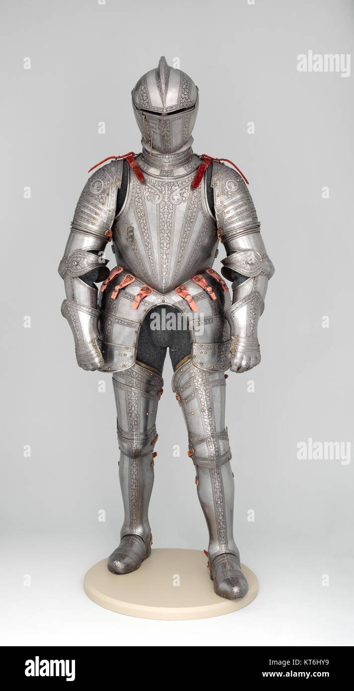 Dieses Stück ist ein Teil der Rüstung für Feld und Neigung, katalogisiert unter MET DP-13125-002. Es stellt ein militärisches Gerät dar, das seine historische Bedeutung unterstreicht. Stockfoto