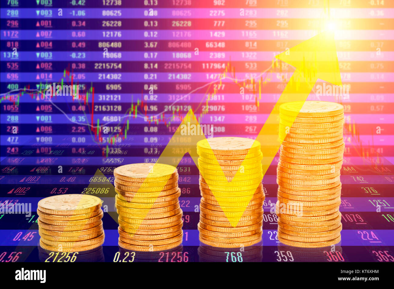 Goldmünzen-Treppen mit V-Form-Symbol für den Erfolg an der Börse Stockfoto