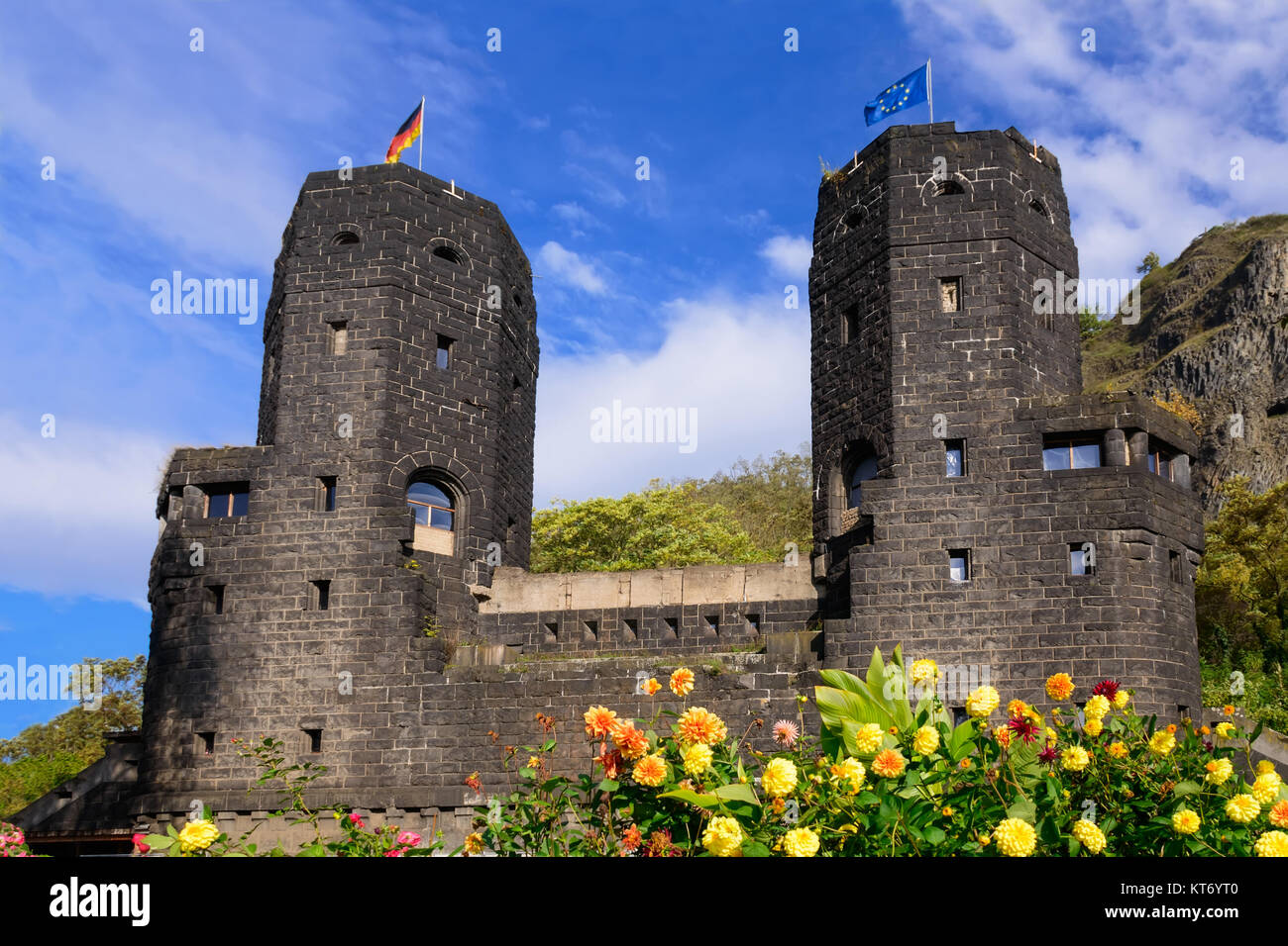 Ludendorff-brücke Osten Türmen bleibt in Erpel, Remagen, Deutschland. Am 7. März 1945, die amerikanischen Truppen über den Rhein und die Brücke gefangen. Stockfoto