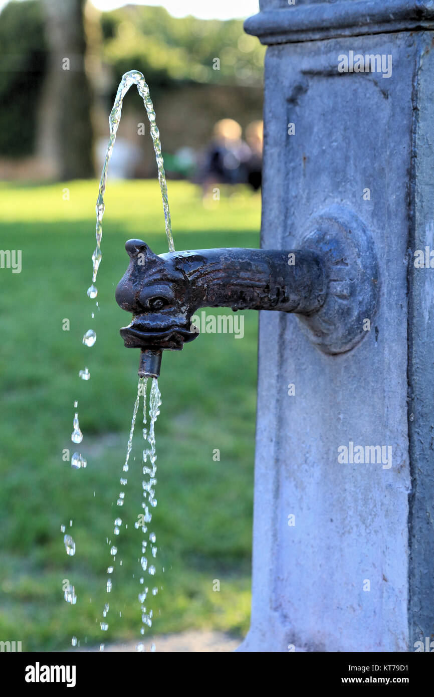 Trinkwasser Brunnen, Burano Stockfotografie Alamy