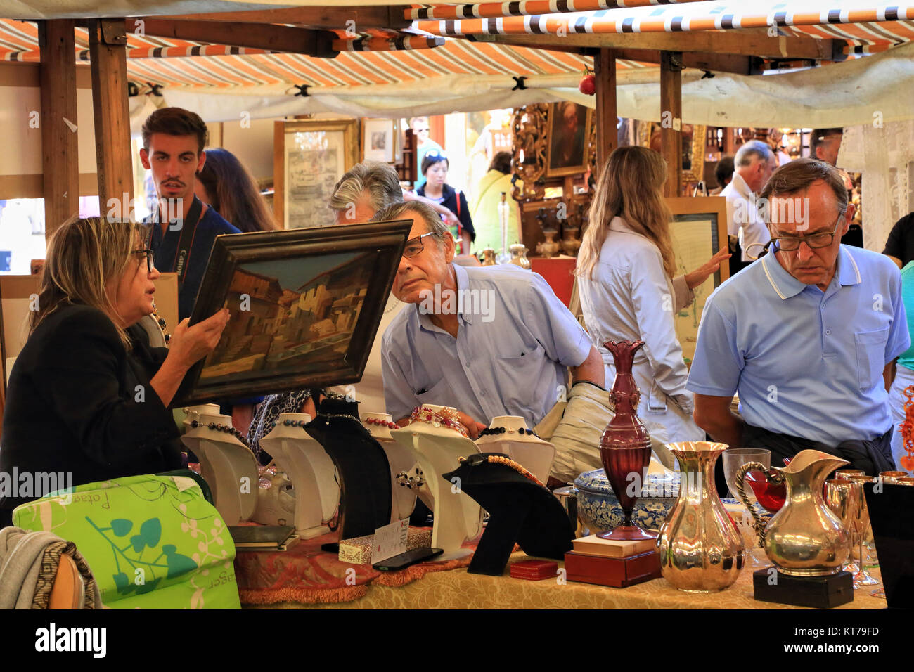 Antiquitätenmarkt in Campo San Maurizio, Venedig. Mercatino dell'antiquariato di Campo San Maurizio Stockfoto