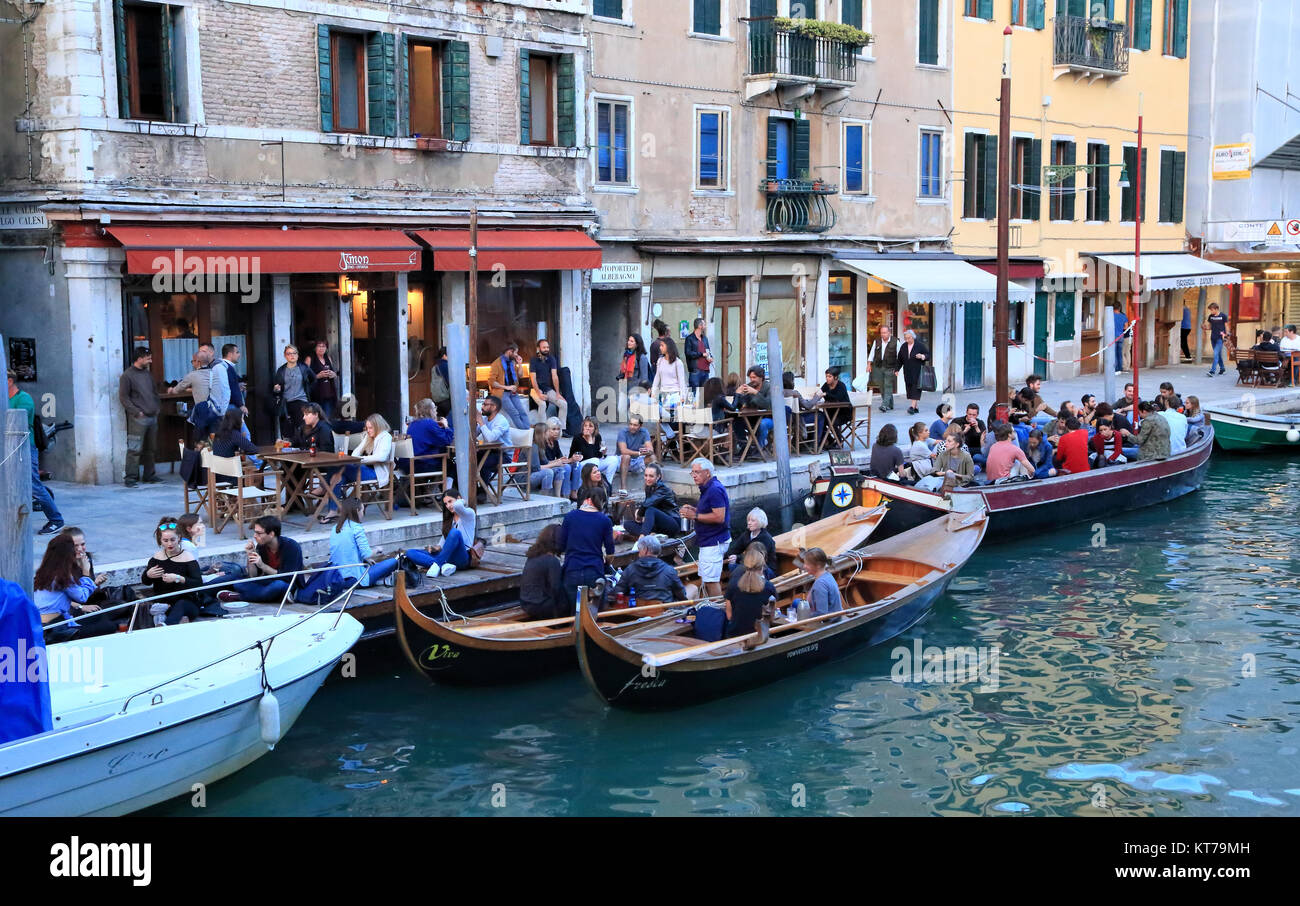 Restaurant Osteria al Timon, Rio di San Girolamo, Fondamenta degli Ormesini, Cannaregio Stockfoto