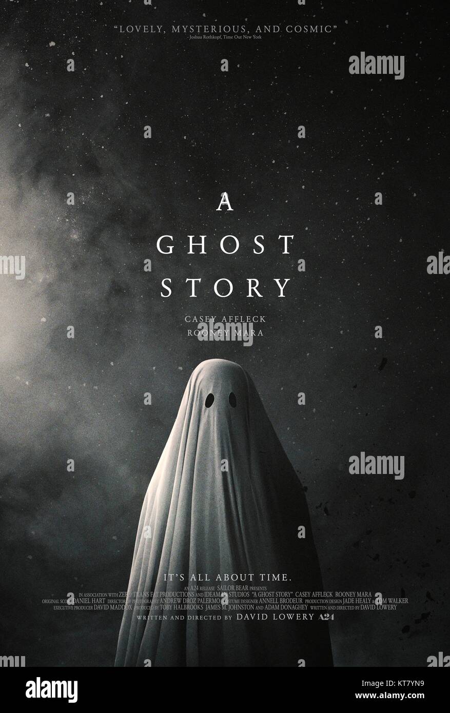 RELEASE DATUM: Juli 7, 2017 Titel: A Ghost Story Studio: Zero Trans fat Productions Regisseur: David Lowery PLOT: In diesem einzigartigen Exploration von Legacy, Liebe, Verlust und die Ungeheuerlichkeit der Existenz, einen kürzlich verstorbenen, weißen Laken Geist zu seinem Vorstadthaus zurück, um zu versuchen, mit seiner Frau beraubt, um die Verbindung wieder herzustellen. In den Hauptrollen: Poster Art (Credit Bild: © A24/Unterhaltung Bilder) Stockfoto