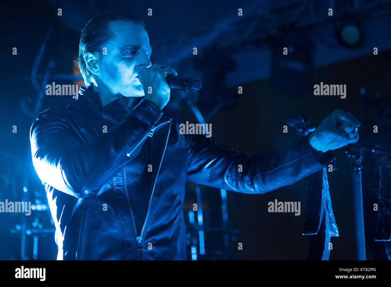 Norwegen, Oslo - 22. September 2017. Der norwegischen Black Metal Band Satyricon führt ein Live Konzert auf dem Dach des KLP Gebäude in Oslo. Hier Sänger Satyr gesehen wird live auf der Bühne. (Foto: Gonzales Foto/Brokvam Kjell). Stockfoto