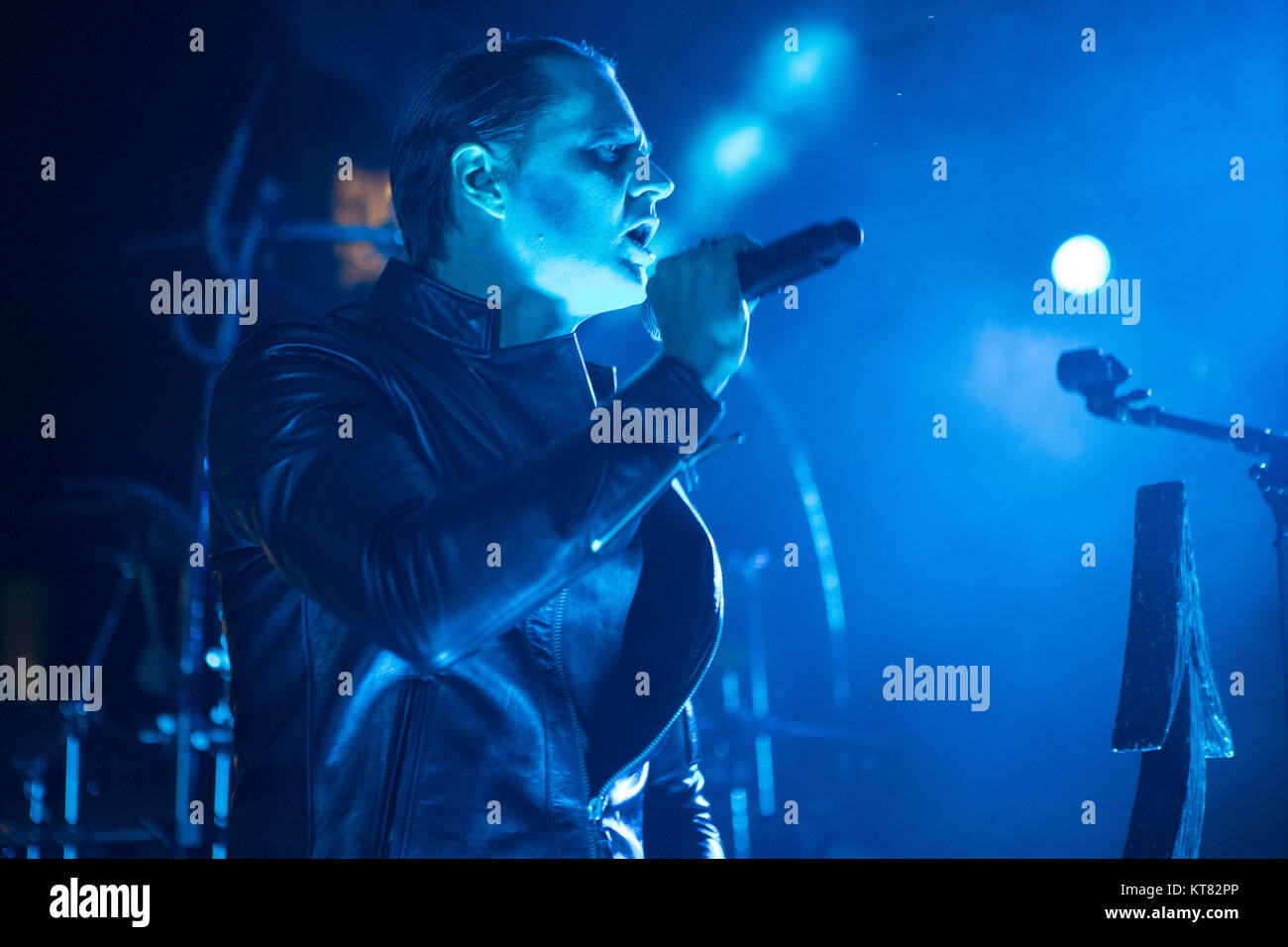 Norwegen, Oslo - 22. September 2017. Der norwegischen Black Metal Band Satyricon führt ein Live Konzert auf dem Dach des KLP Gebäude in Oslo. Hier Sänger Satyr gesehen wird live auf der Bühne. (Foto: Gonzales Foto/Brokvam Kjell). Stockfoto