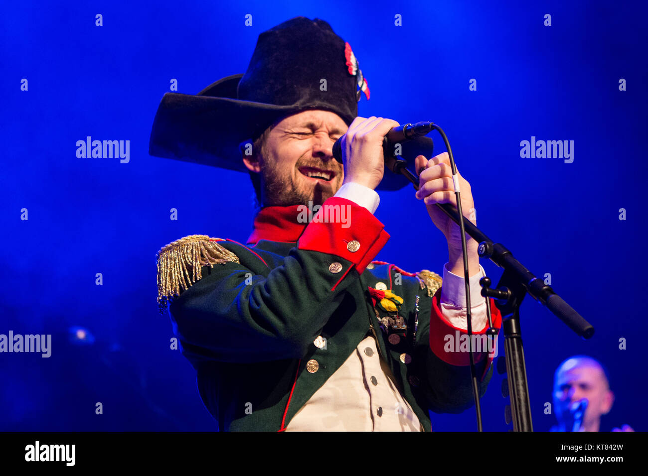 Die Nordirische orchestraler Pop Band Die Göttliche Komödie führt ein Live Konzert in der Kosmopolit in Oslo. Hier Sänger und Songschreiber Neil Hannon ist live auf der Bühne gesehen. Norwegen, 16.02.2017. Stockfoto