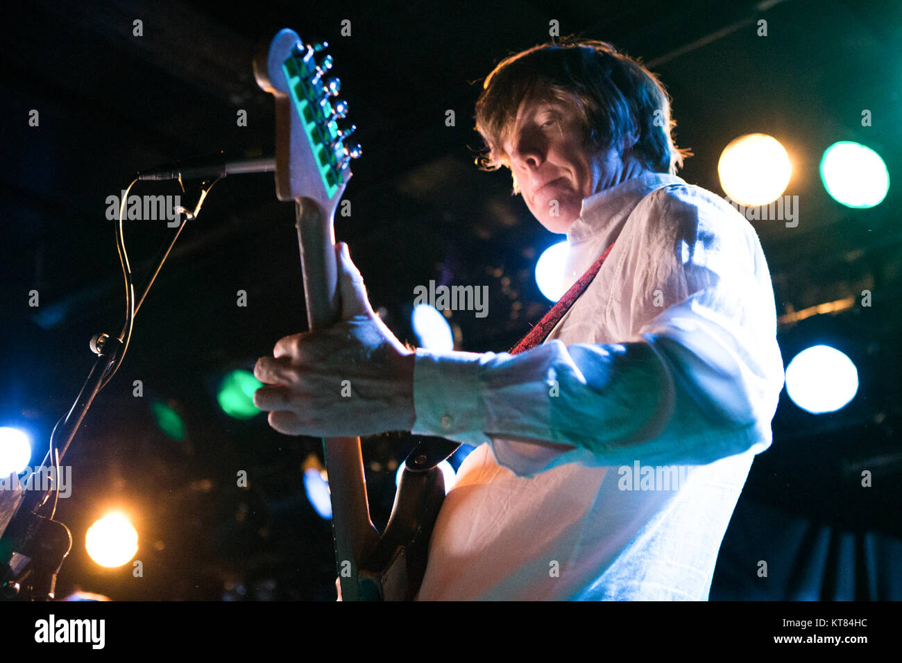 Der amerikanische Sänger, Songwriter und Musiker Thurston Moore ist am besten als Sänger und Gitarrist der Rockband Sonic Youth bekannt. Hier Thurston Moore führt ein Live Konzert mit den Thurston Moore Band bei John Dee in Oslo. Norwegen, 15/11 2015. Stockfoto