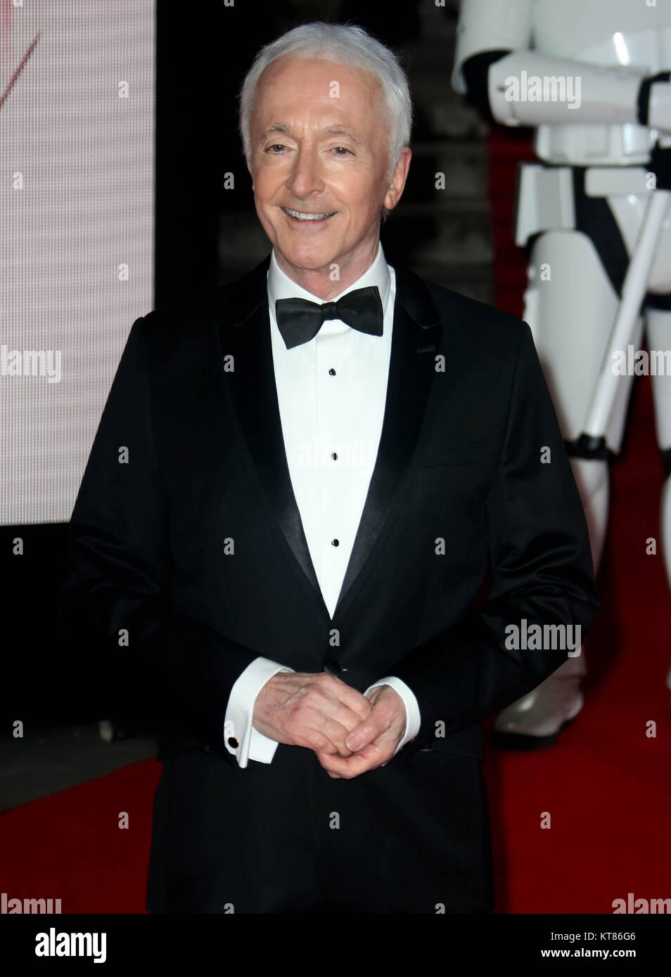 Dec 12, 2017 - Anthony Daniels die Teilnahme an 'Star Wars: Der letzte Jedi" Europäische Erstaufführung in der Royal Albert Hall in London, England, Großbritannien Stockfoto