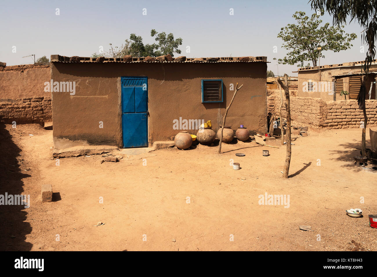 Konkrete Haus in der Vorstadt Gemeinde Bereich von Ouagadougou, Burkina Faso. Stockfoto