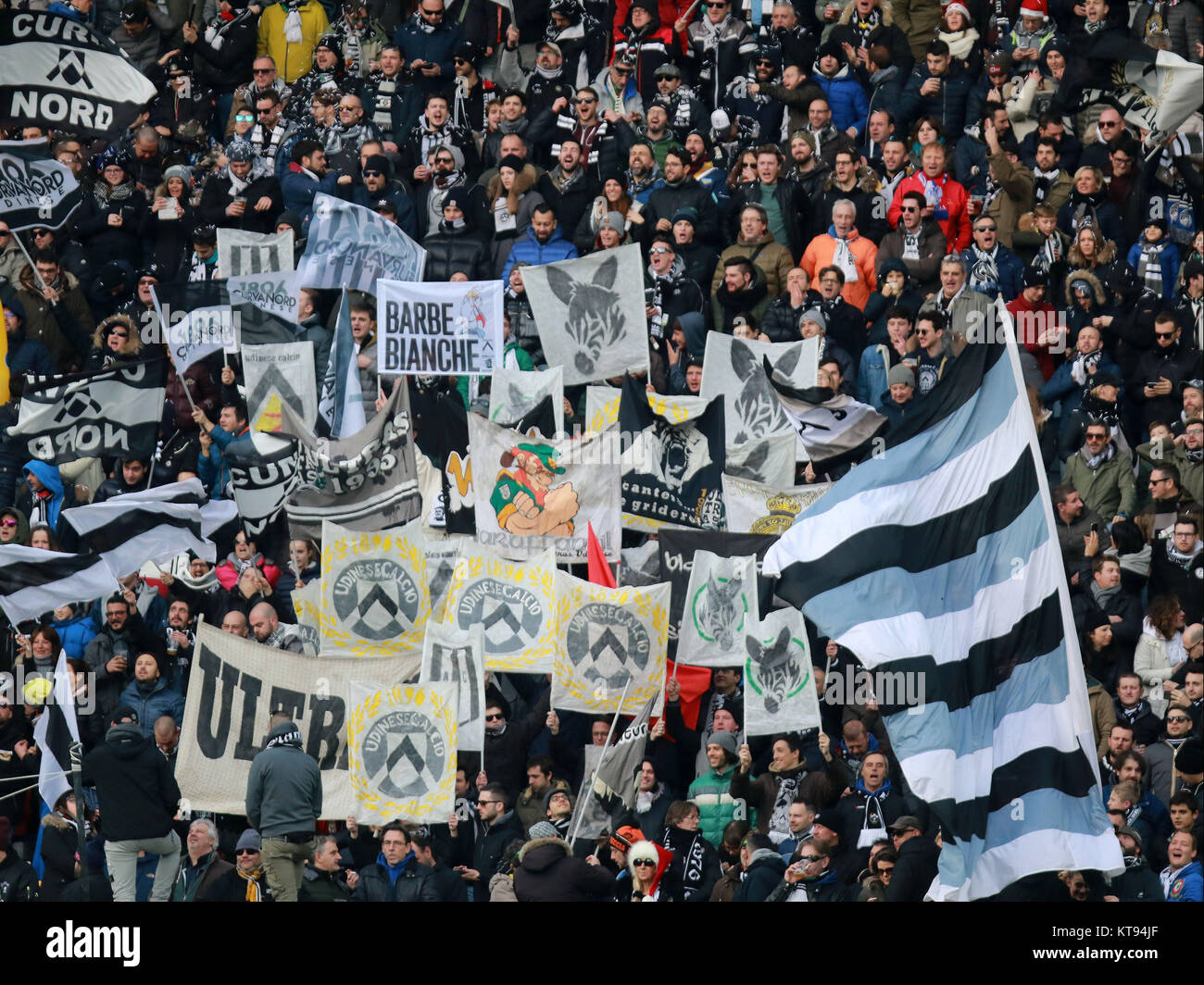 Udine Italien 23 Dez 2017 Italien Udine Udinese Fans Wahrend Der Serie Ein Fussballspiel Zwischen Udinese Calcio V Hellas Verona Fc Am Dacia Arena Stadium Am 23 Dezember 2017 Quelle Andrea Spinelli Alamy