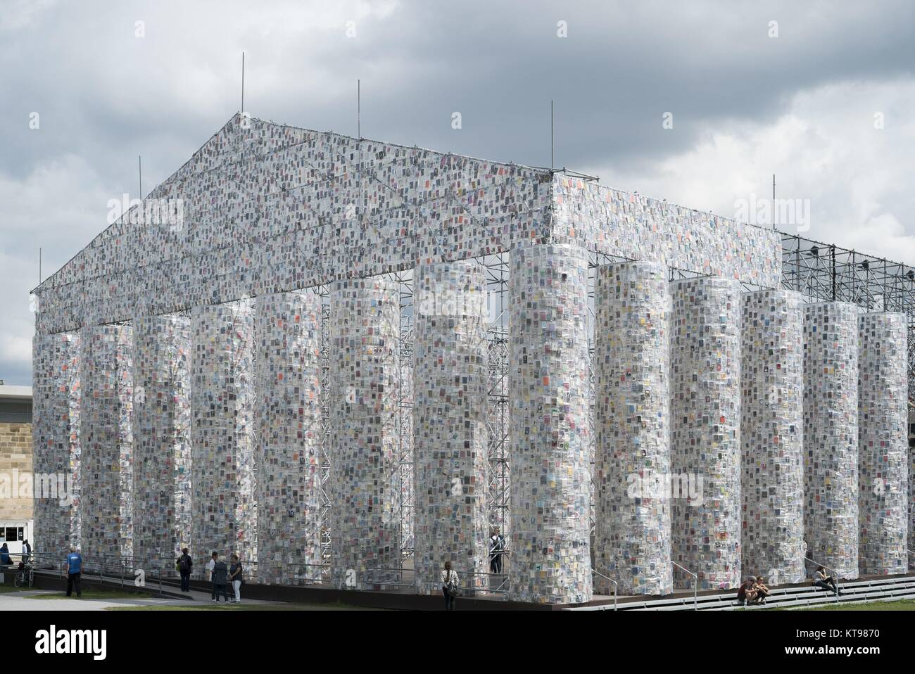 Documenta 14 Kunst Installation Pantheon von BOOKY von Marta Minujin auf Friedrich Platz in Kassel, 22.8.2017 ACHTUNG: ARTIST'S COPYRIGHT MUSS GELÖSCHT | Verwendung weltweit Stockfoto
