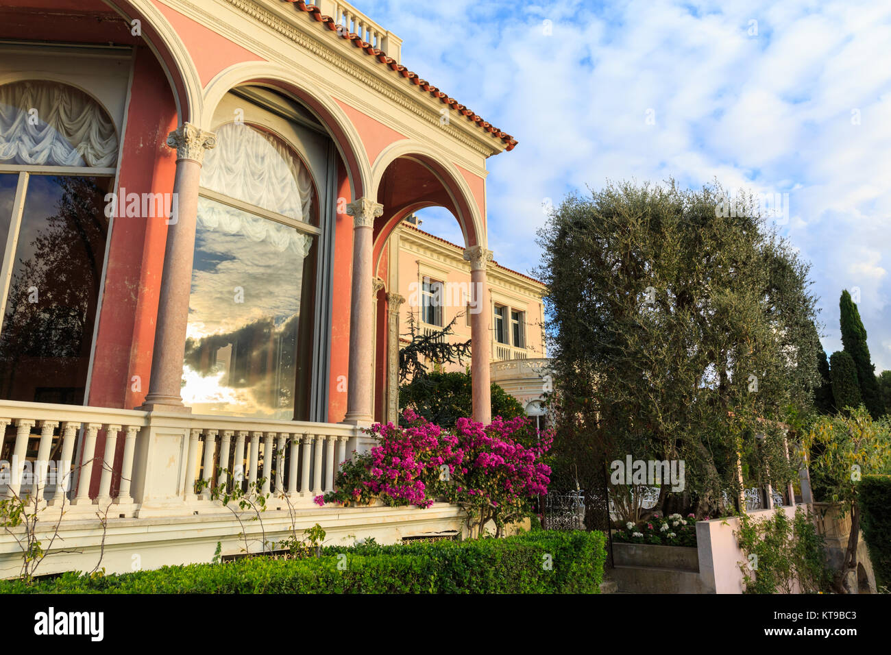 Mediterranen Gärten und Äußere der Villa Ephrussi de Rothschild, Cap Ferrat, Cote d'Azur, Südfrankreich Stockfoto