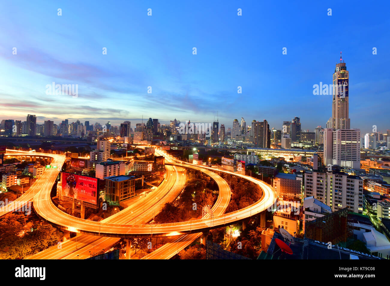 Bangkok City Panorama und express Weisen vom Wolkenkratzer in Thailand Stockfoto