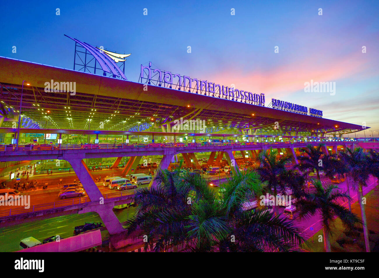 Bangkok, Thailand. Dieser Flughafen ist weltweit der drittgrößte einzelnes Gebäude Flughafen Terminal Nachfolger Stockfoto