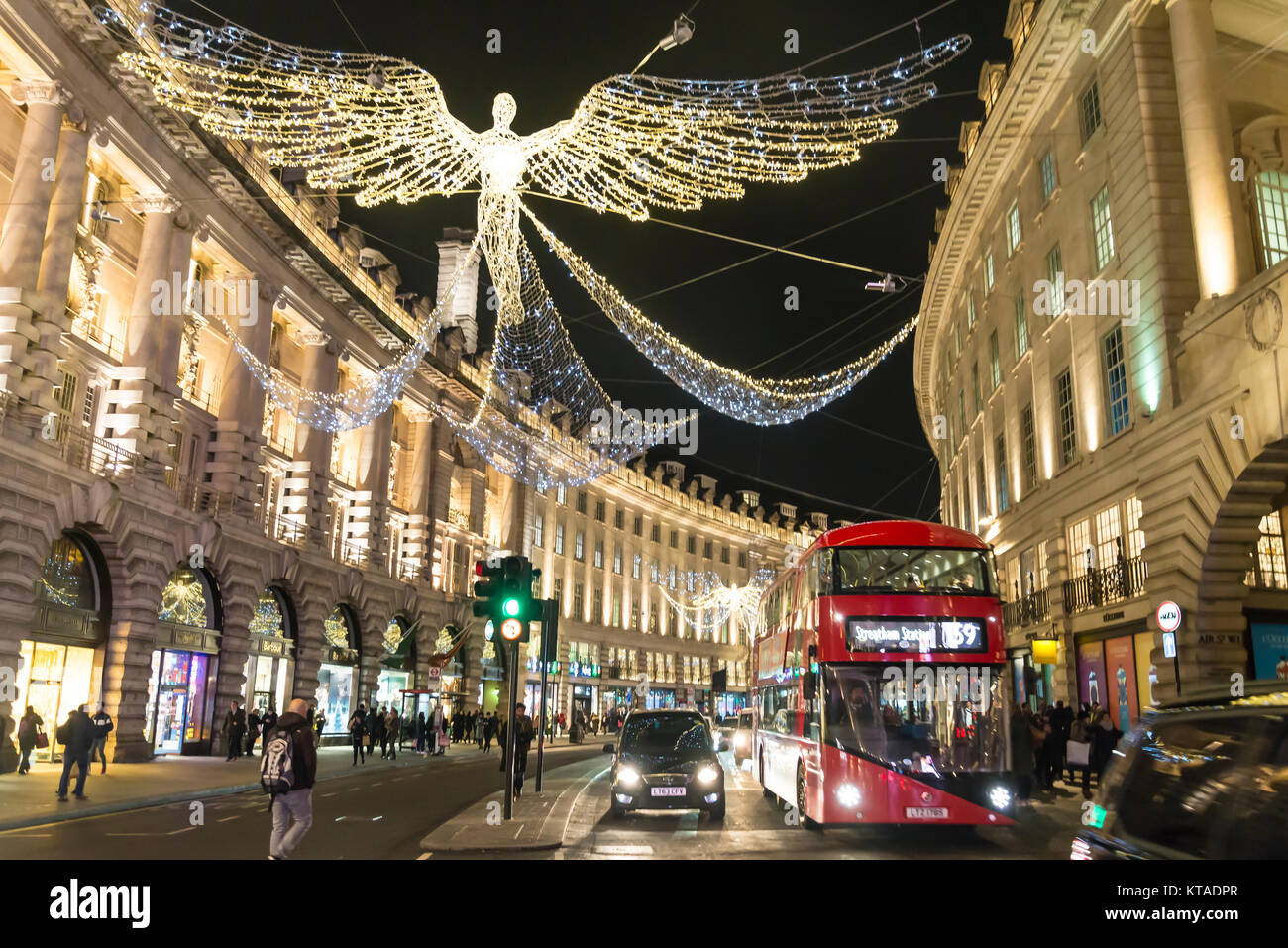 Weihnachten Dekoration in der Regent Street in London, England 