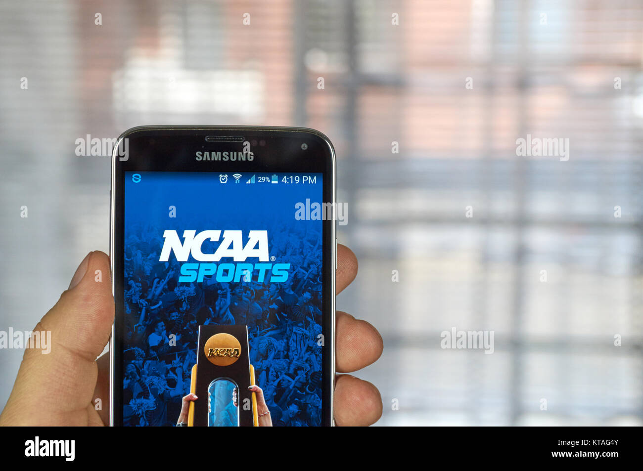 MONTREAL, KANADA - 20. MÄRZ 2016 - NCAA mobile Anwendung auf dem Bildschirm des Samsung S5. NCAA ist National Collegiate Athletic Association. Stockfoto