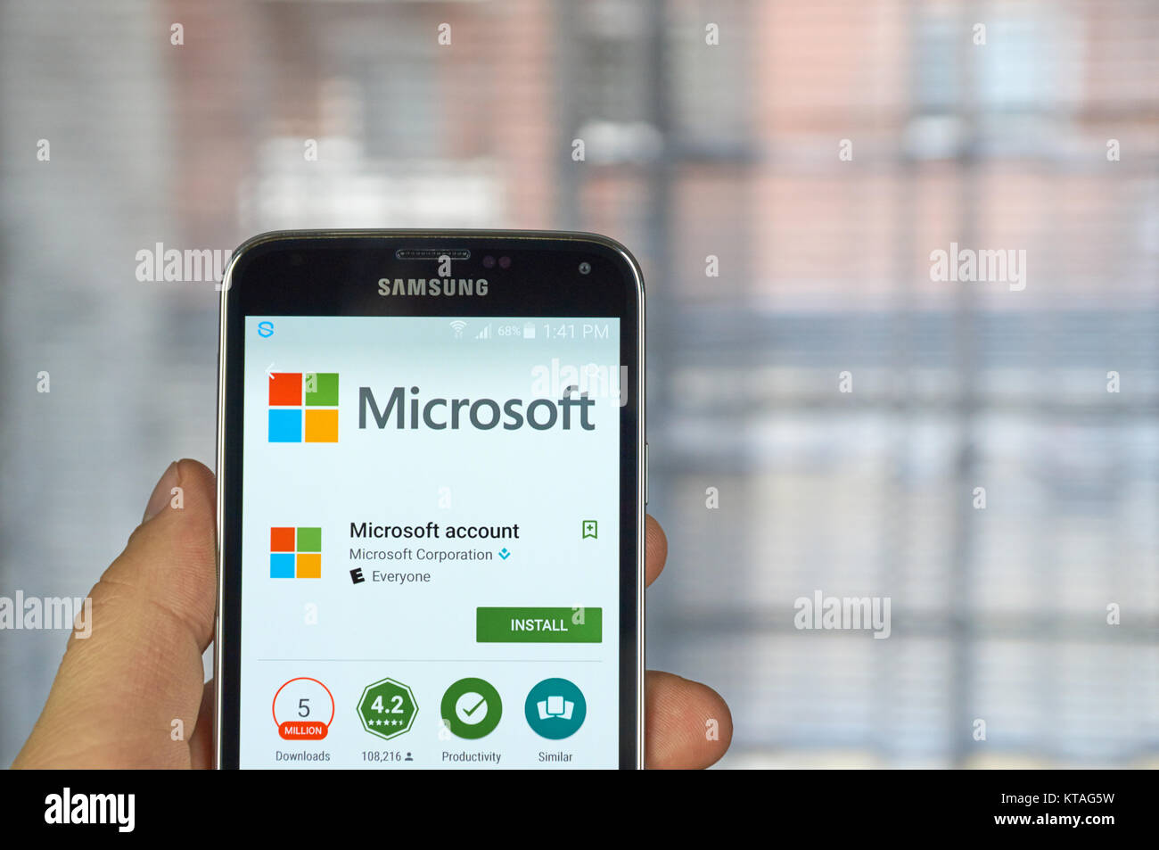 MONTREAL, KANADA - 20. MÄRZ 2016 - Microsoft Account mobile Anwendung auf dem Bildschirm des Samsung S5. Microsoft ist ein amerikanischen multinationalen Technologie kom Stockfoto