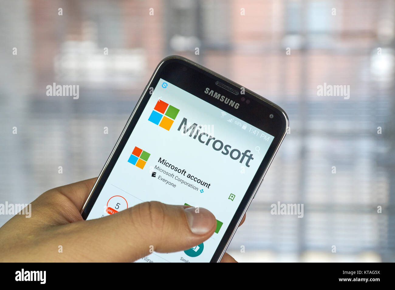 MONTREAL, KANADA - 20. MÄRZ 2016 - Microsoft Account mobile Anwendung auf dem Bildschirm des Samsung S5. Microsoft ist ein amerikanischen multinationalen Technologie kom Stockfoto