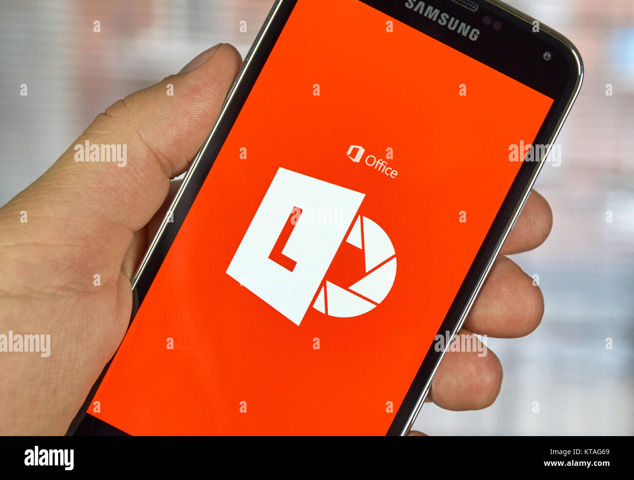 MONTREAL, KANADA - 20. MÄRZ 2016 - Microsoft Office Objektiv mobile Anwendung auf dem Bildschirm des Samsung S5. Microsoft Office ist eine der beliebtesten offic Stockfoto