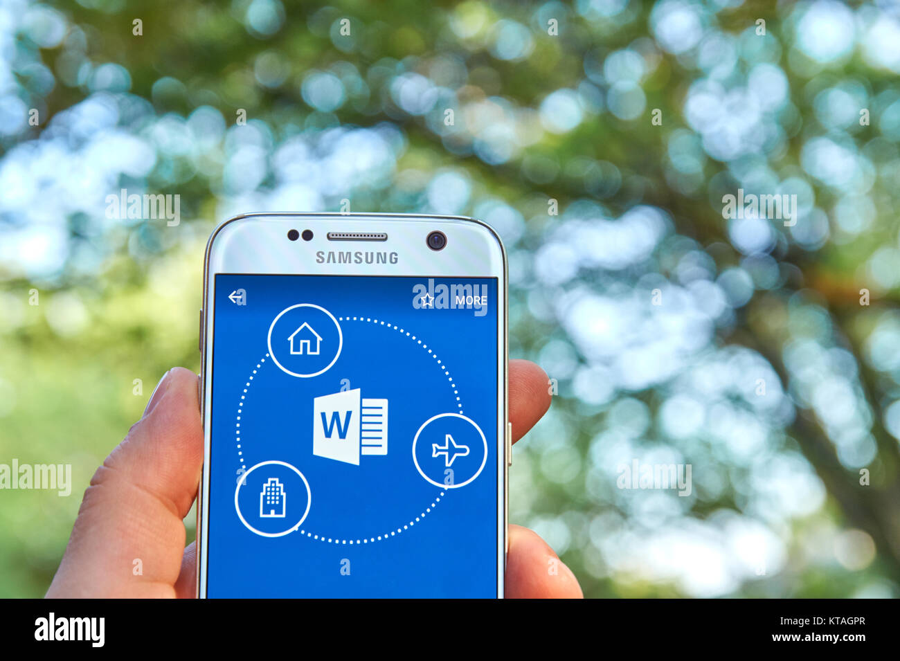 MONTREAL, KANADA - 23. MAI 2016 - Microsoft Office 365 Wort Anwendung auf Samsung S7. Stockfoto