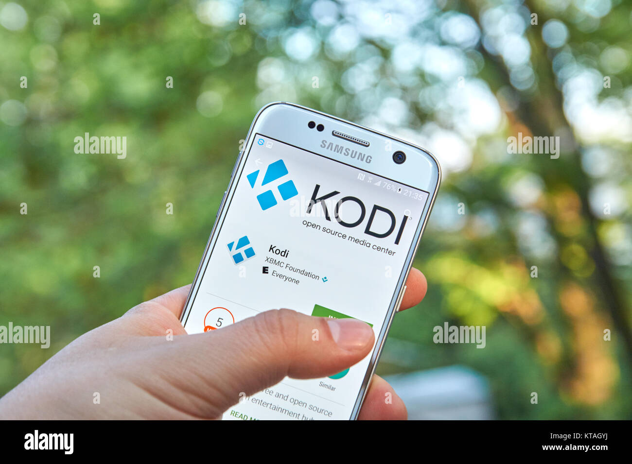 MONTREAL, KANADA - 23. MAI 2016: Kodi Anwendung auf Samsung S7-Bildschirm. Kodi ist ein leistungsfähiges Stück von Entertainment Software - Media Player und können u Stockfoto