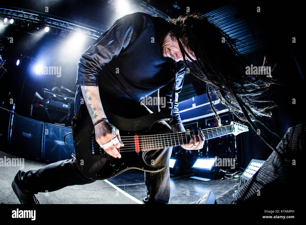 Die amerikanische nu metal band Korn führt ein Live Konzert in den Amager Bio in Kopenhagen. Hier Gitarrist James Shaffer ist live auf der Bühne gesehen. Dänemark, 08.05.2014. Stockfoto