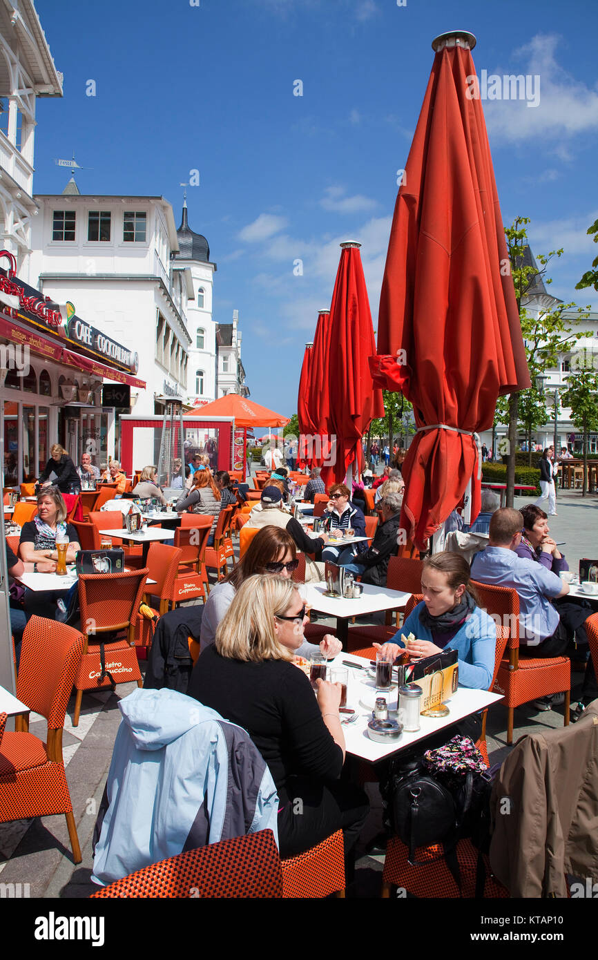 Street Coffee Shop an der Wilhelm Straße, Binz, Insel Rügen, Mecklenburg-Vorpommern, Ostsee, Deutschland, Europa Stockfoto
