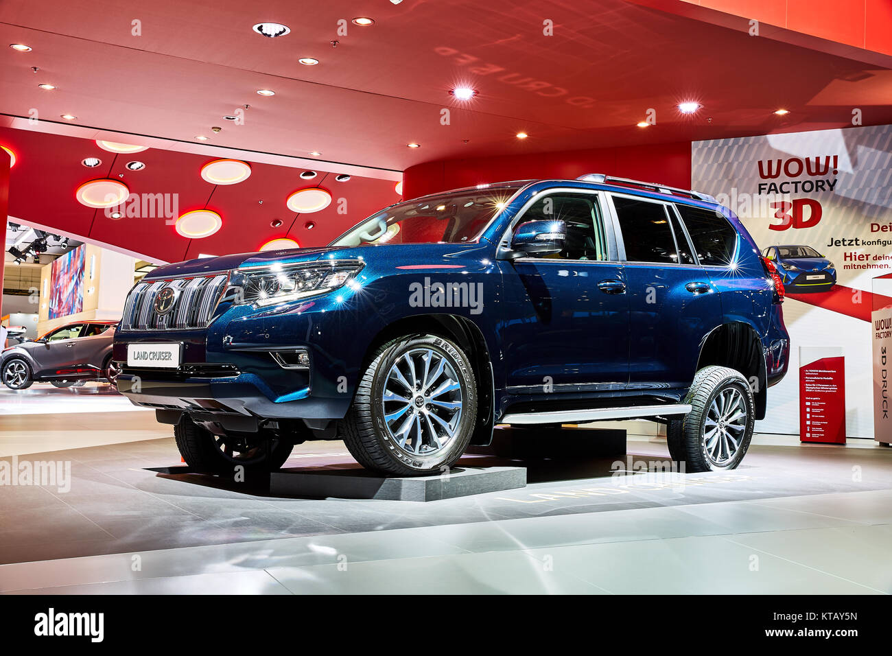 Frankfurt, Deutschland - 12. September 2017: 2018 Toyota Land Cruiser Prado präsentiert auf der 67. Internationalen Automobil-Ausstellung (IAA) in der Messe Fr Stockfoto