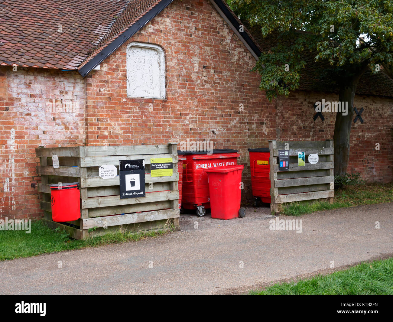 Müll entsorgung, Stratford-on-Avon Canal, Warwickshire Stockfoto