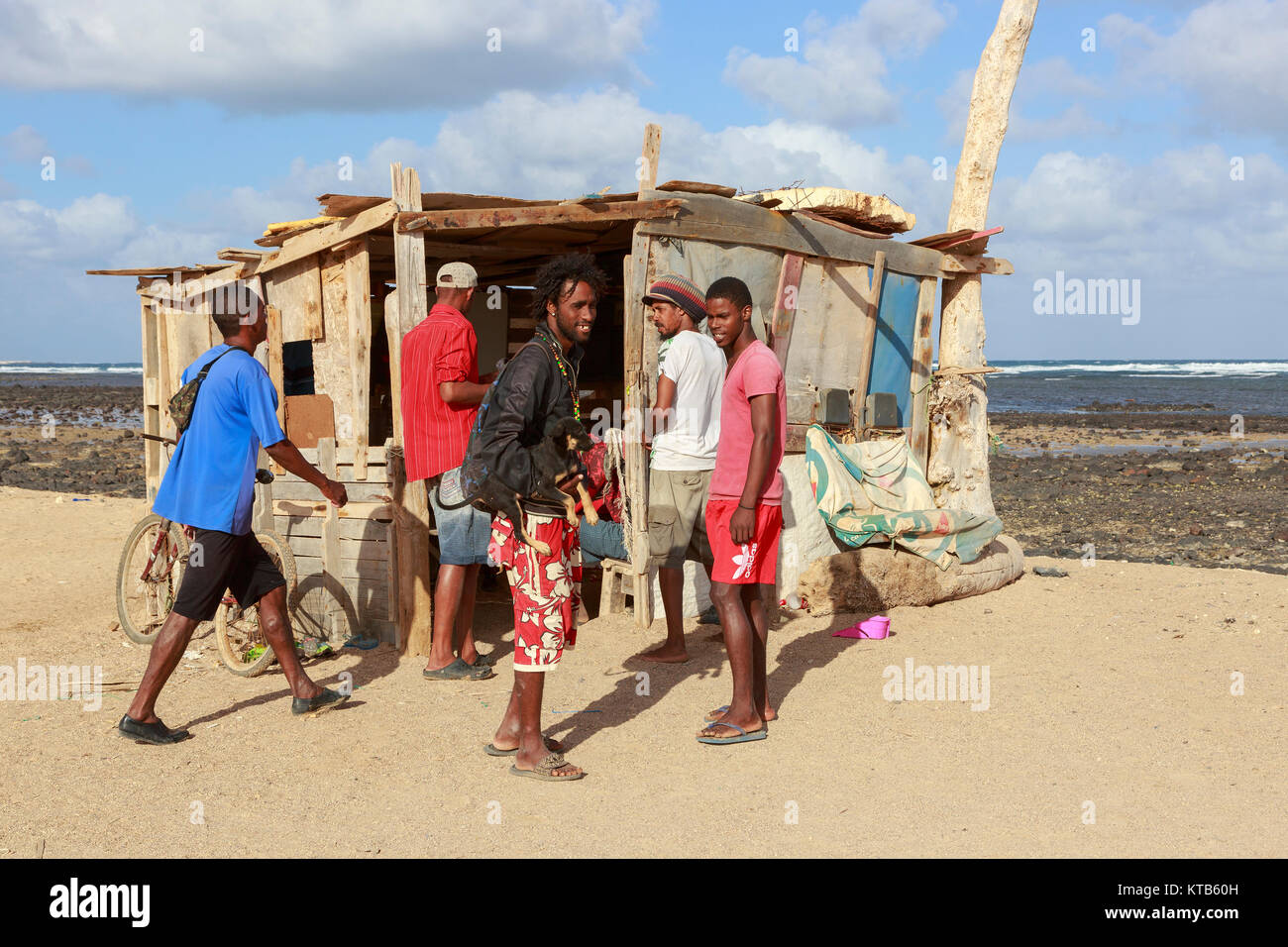 Beach Hut von Einheimischen an der Shark Bay, Insel Sal, Salina, Kap Verde, Afrika Stockfoto