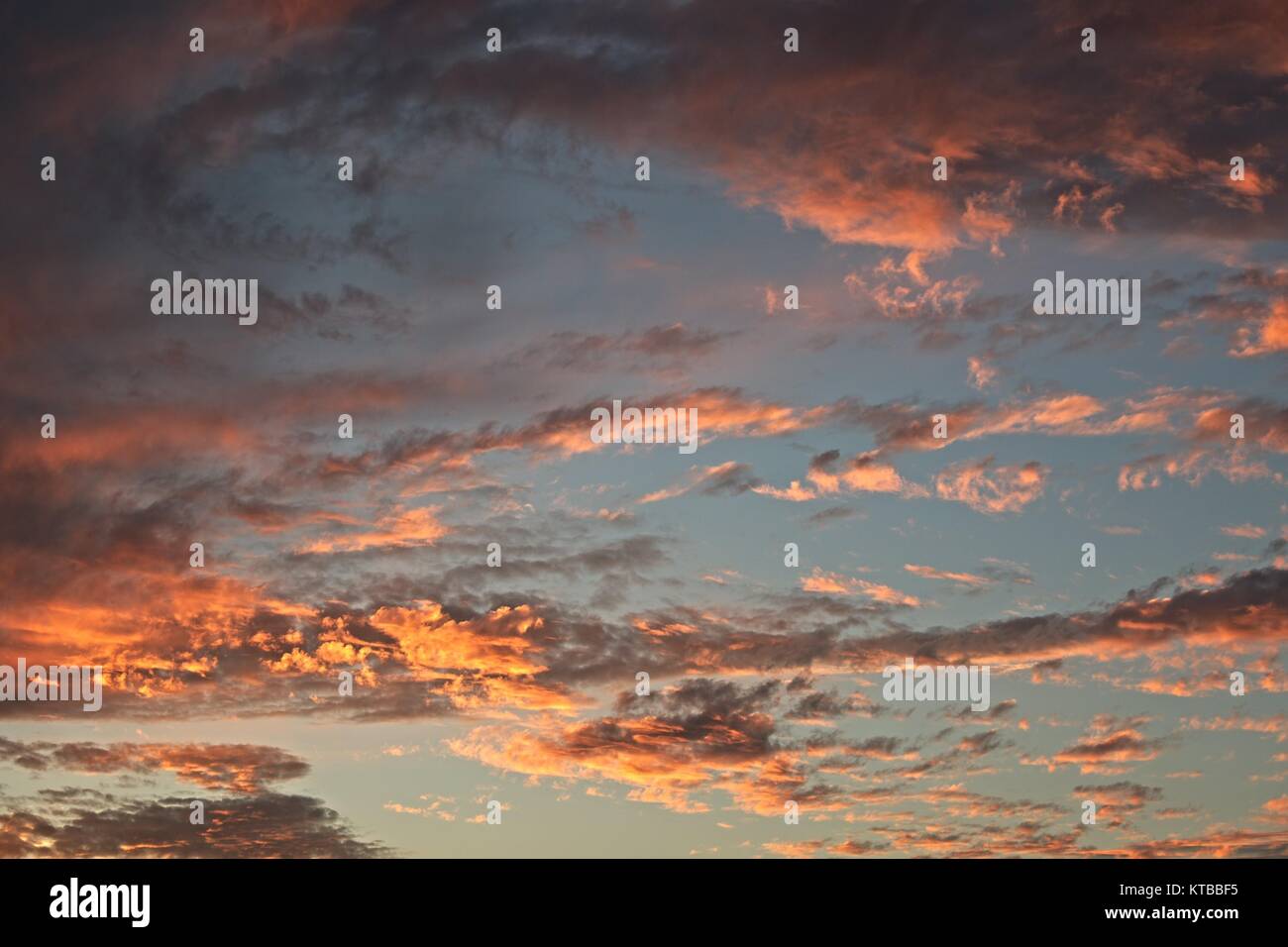 Sonnenuntergang Himmel Wolken Stockfoto