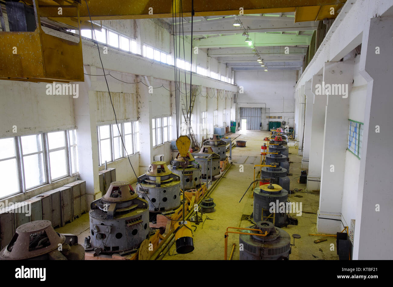 Motoren von Wasserpumpen bei einer Pumpstation. Pumpen irrig Stockfoto