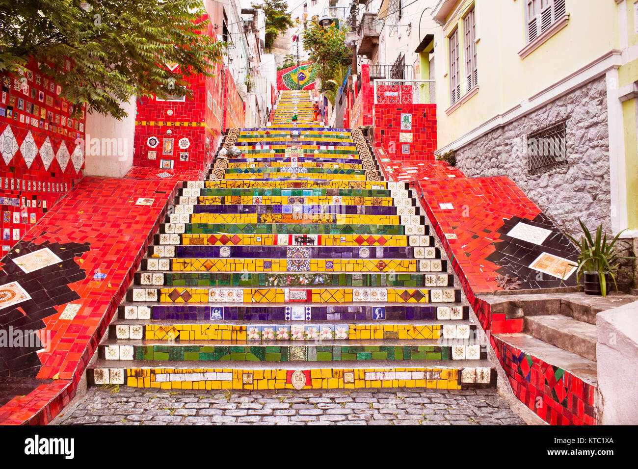 Selaron Escadaria berühmten öffentlichen Schritte der Künstler Jorge Selaron in Rio de Janeiro, Brasilien. Stockfoto