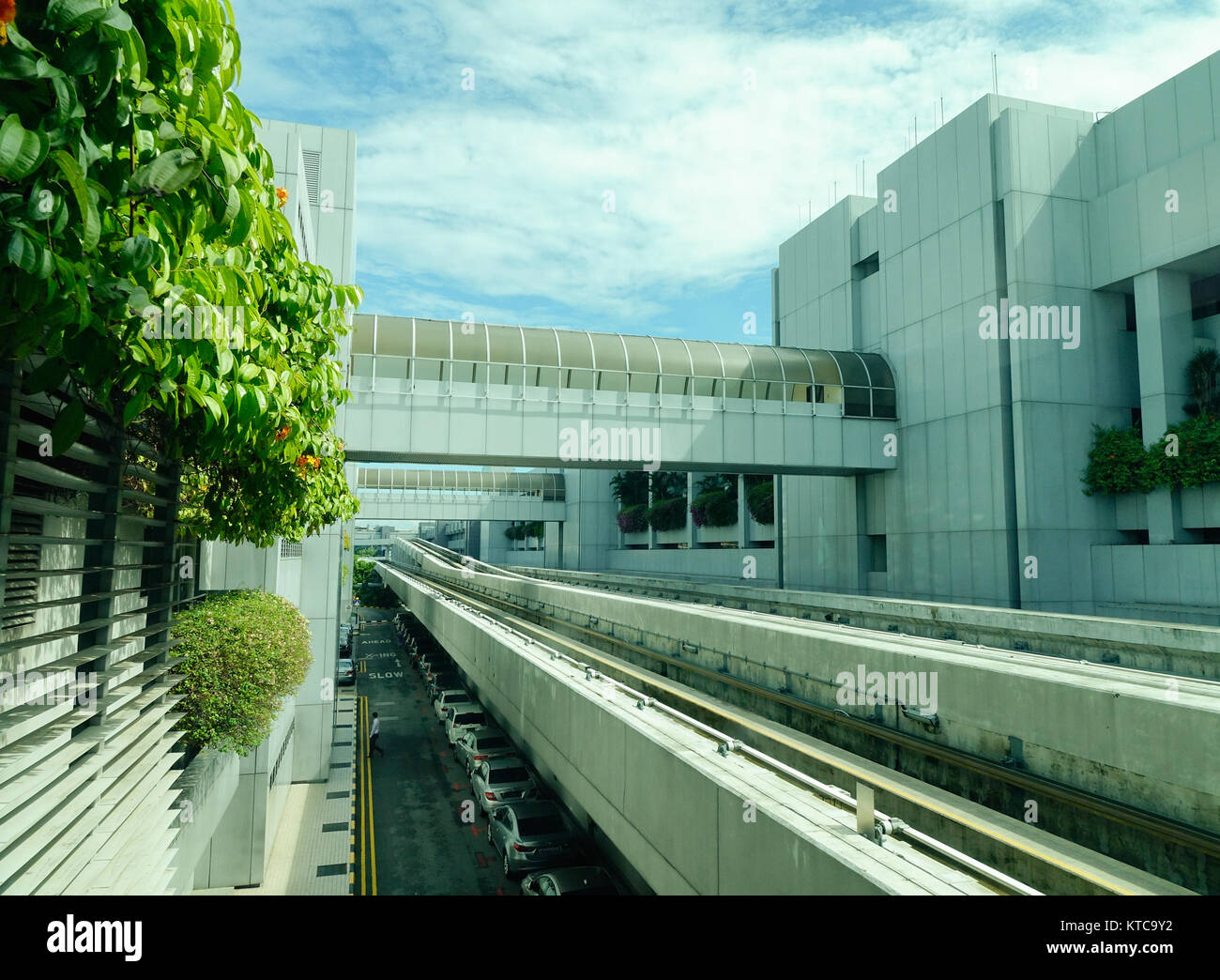 Singapur - Dec 14, 2015. Einschienenbahn am Flughafen Changi in Singapur. Changi Intl Airport ist einer der größten Verkehrsknotenpunkte im Südosten EIN Stockfoto