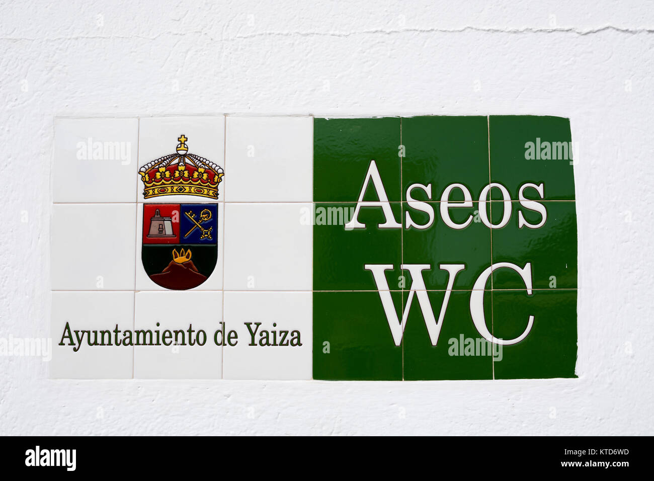 Fliesen- öffentliche Toiletten Schild, Lanzarote, Kanarische Inseln, Spanien. Stockfoto