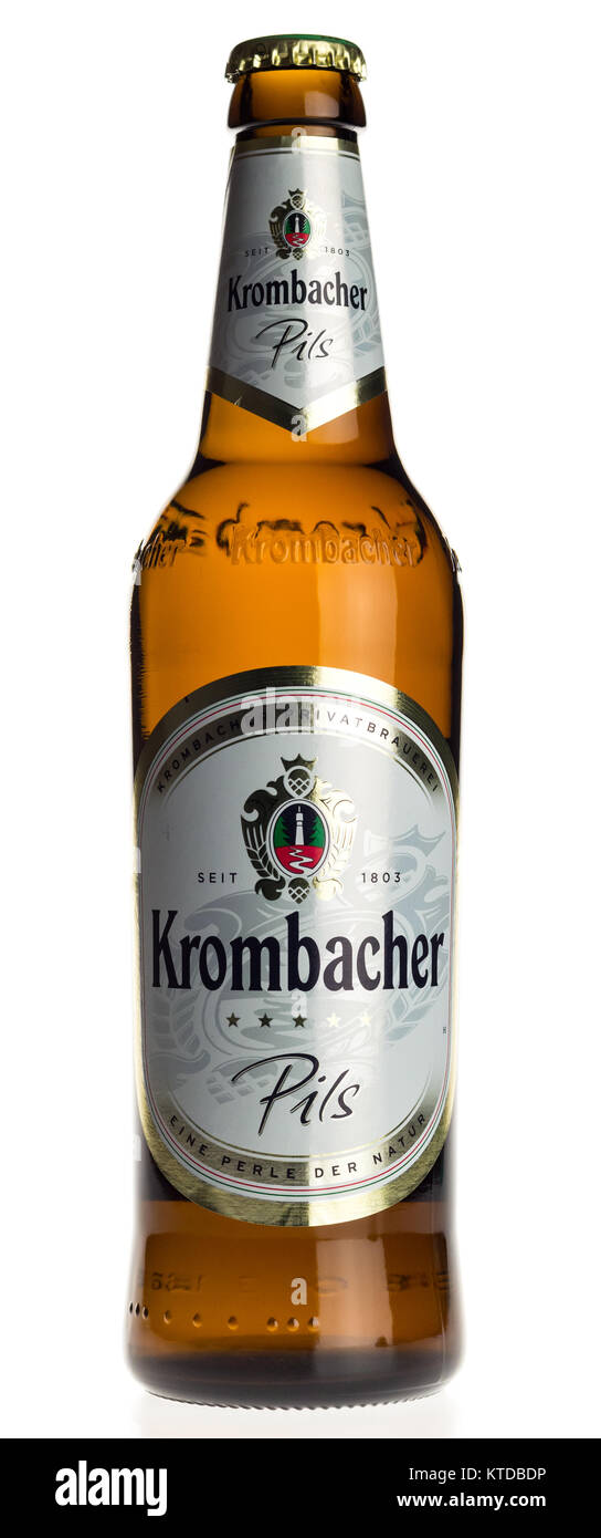 Flasche deutschen Krombacher Bier isoliert auf weißem Hintergrund  Stockfotografie - Alamy