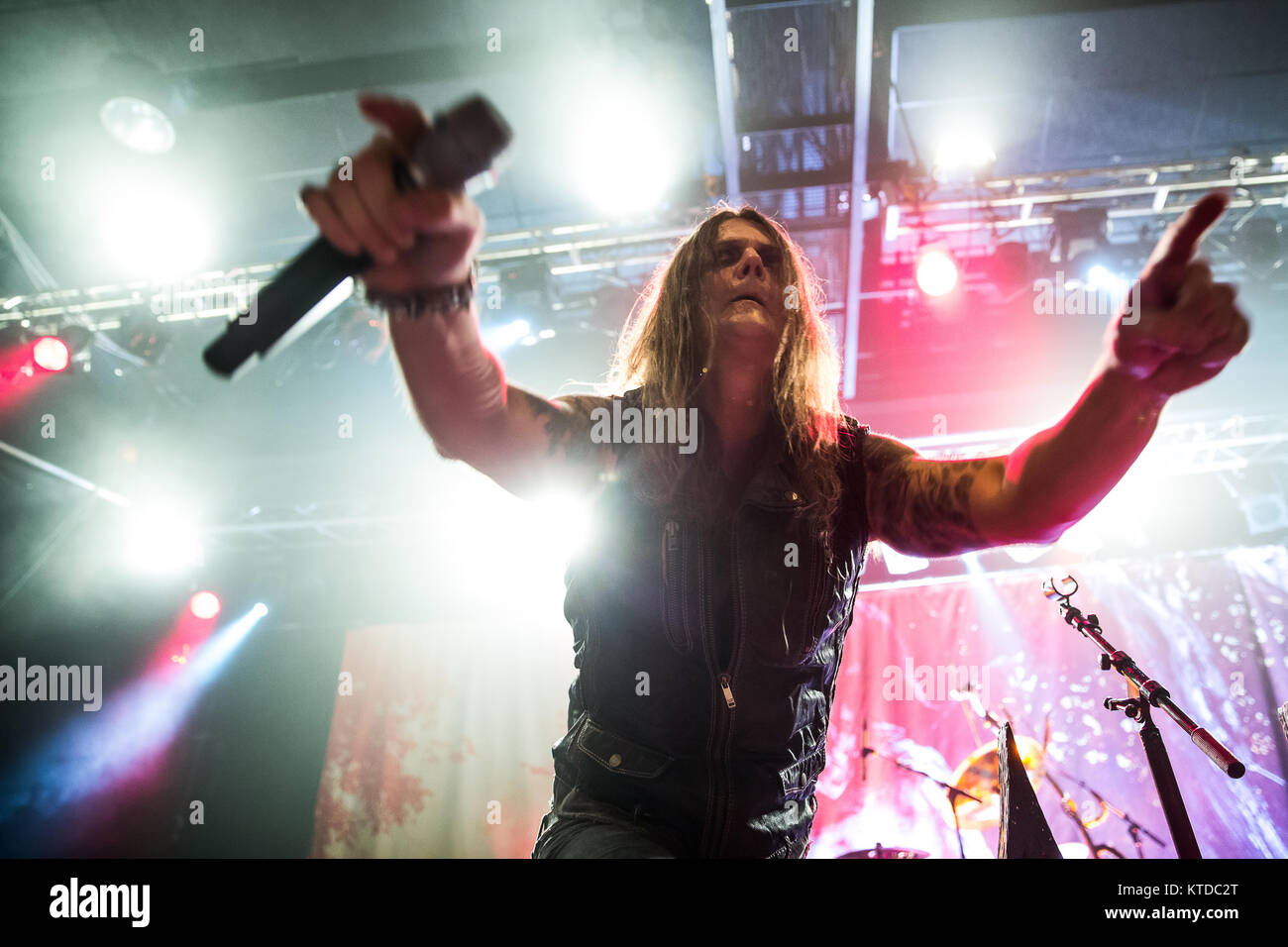 Der norwegischen Black Metal Band Satyricon führt ein Live Konzert in den Amager Bio in Kopenhagen. Hier Sänger Satyr gesehen wird live auf der Bühne. Dänemark, 07.11 2013. Stockfoto